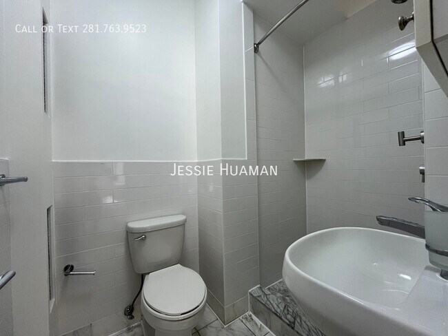 Foto del edificio - 24 E 80th St