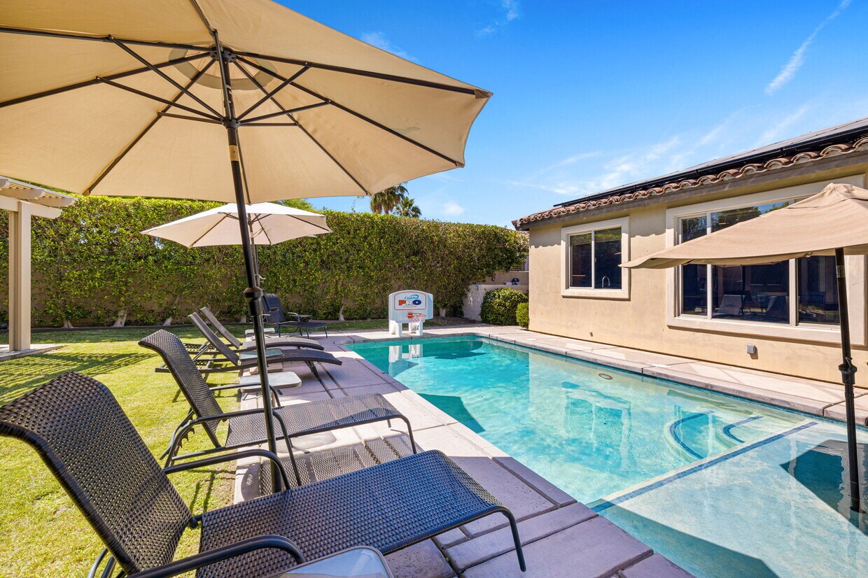 Pool & Spa with Plenty of Shade - 46219 Cypress Estates Ct