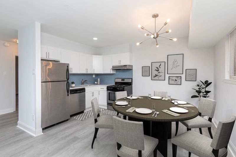 Cocina/comedor renovado - Hamilton Court East Apartments