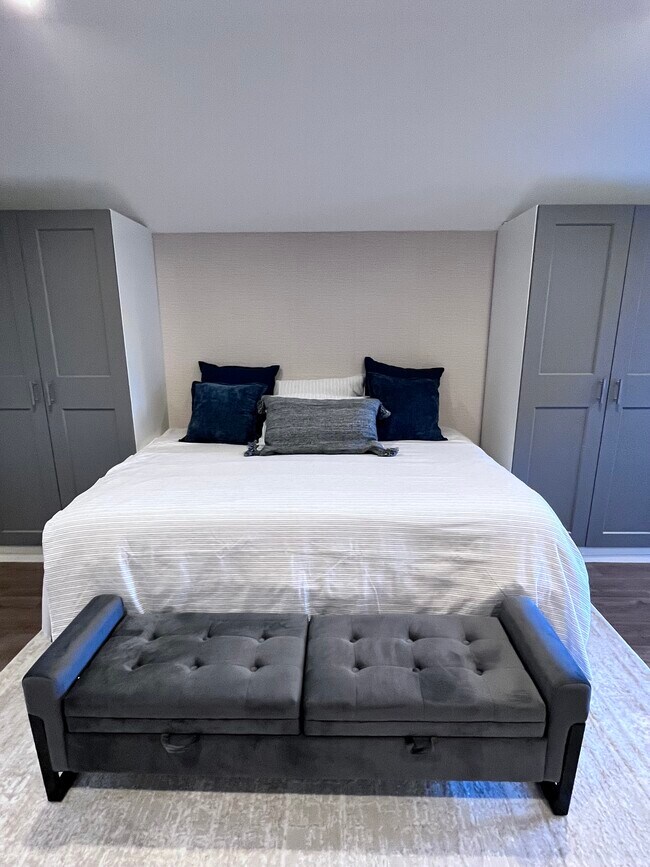 Interior - 7718 Sedan Ave