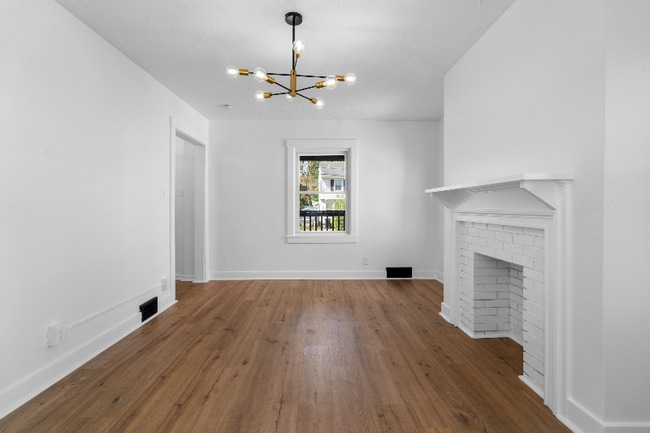 Building Photo - 609 Owens St