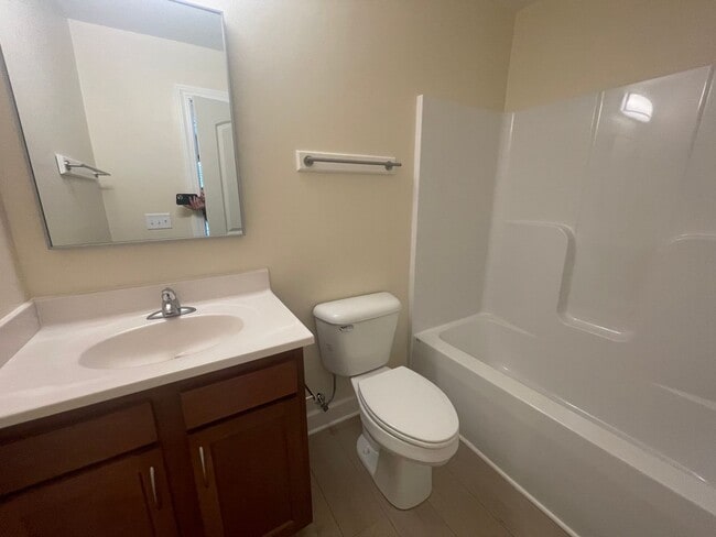 Building Photo - 505 Ingleside Dr