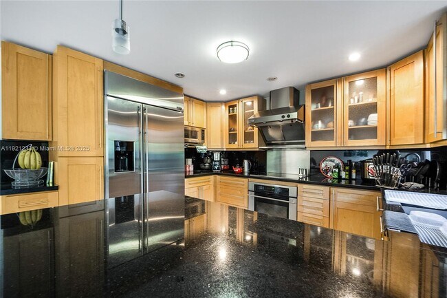 Building Photo - 10670 SW 77th Ave