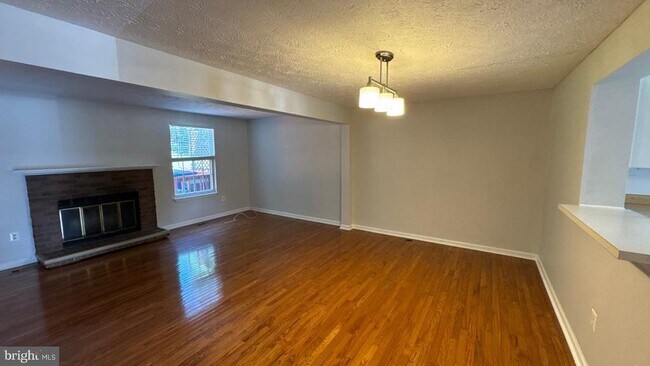 Building Photo - 10802 Beech Creek Dr