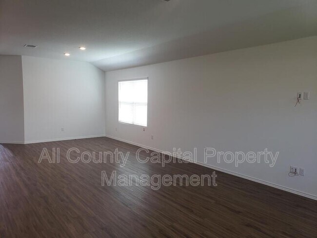 Foto del edificio - 5820 Bianca Dr