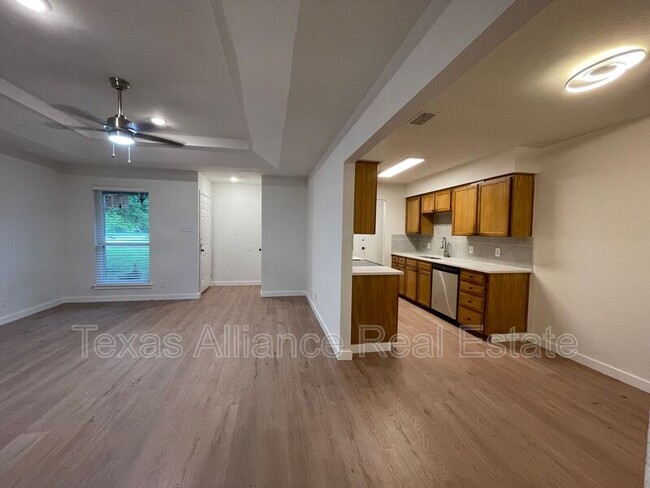 Foto del edificio - 1153 Landsdale Ln