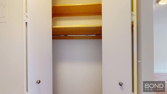 Foto del edificio - 247 W 87th St
