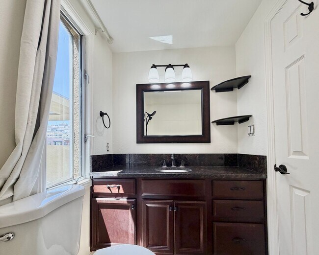 Foto del edificio - Urban Loft Living at Moto Villas | Downtown San Diego's Best Kept Secret