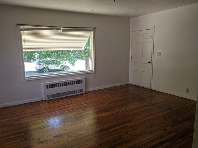 Building Photo - 275 E 500 N