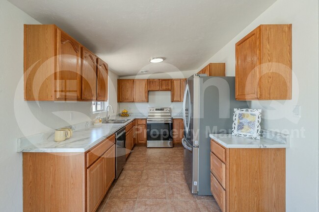 Foto del edificio - 2020 S Avenida Ursa