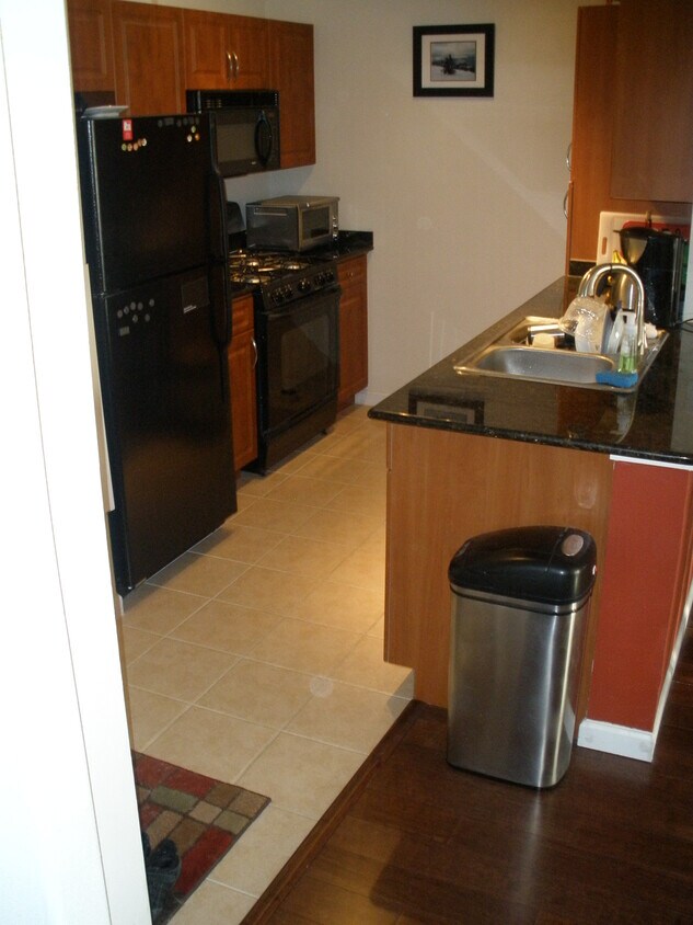 Building Photo - 12954 Centre Park Cir