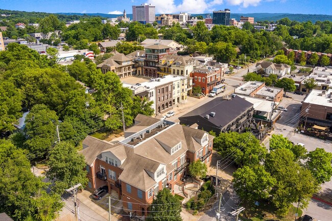 Foto del edificio - 340 Campbell Ave