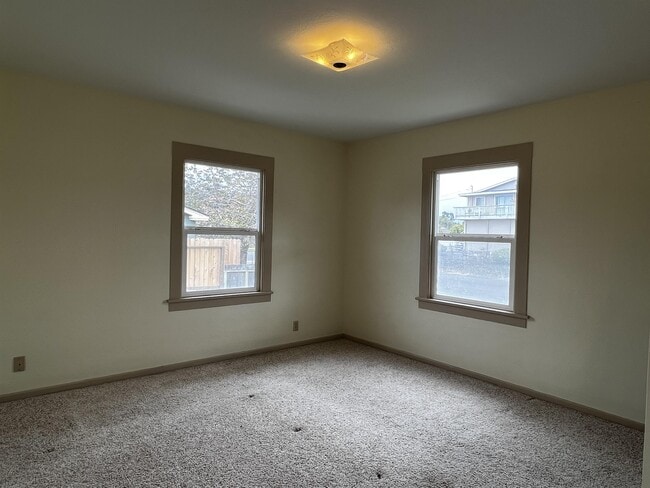 Building Photo - 1230 McMahan St
