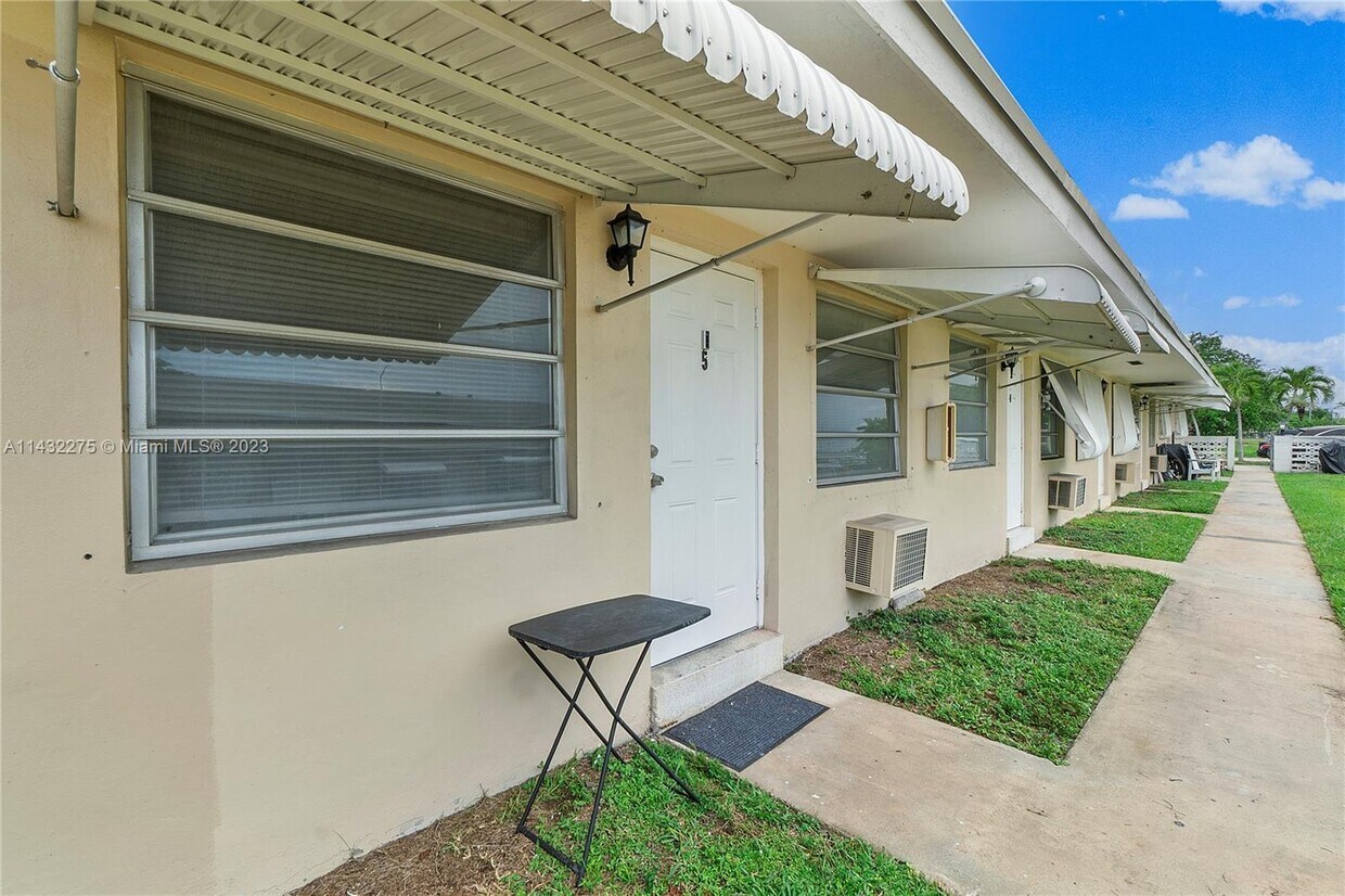 2901 Polk St Unit 5, Hollywood, FL 33020 Condo for Rent in Hollywood