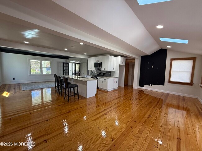 Foto del edificio - 605 Farrelly Ave