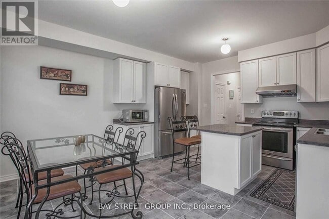 Building Photo - 133 Dundas Way