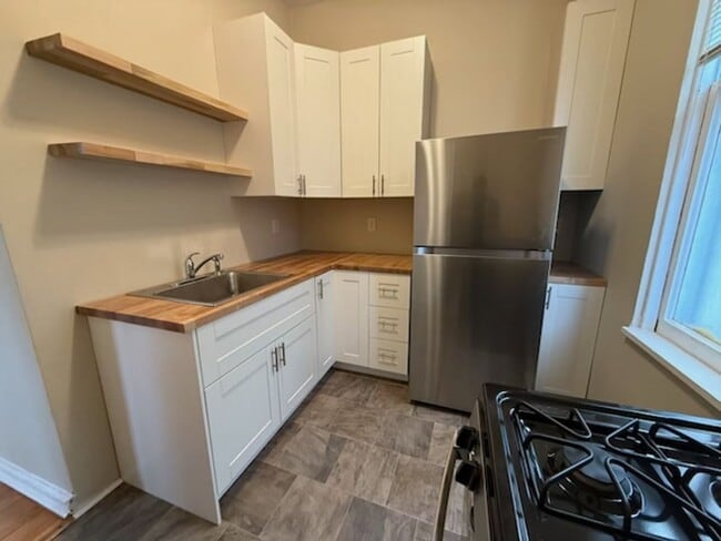 Building Photo - 1669 N Humboldt Ave