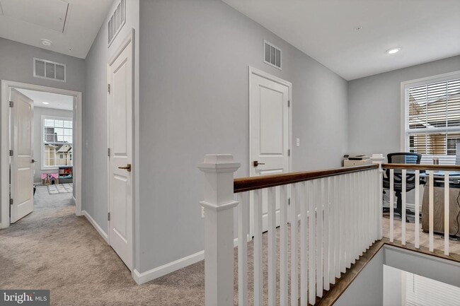 Building Photo - 23235 Milltown Knoll Square