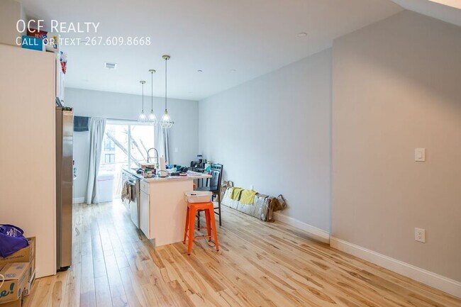 Foto del edificio - 1256 N Myrtlewood St
