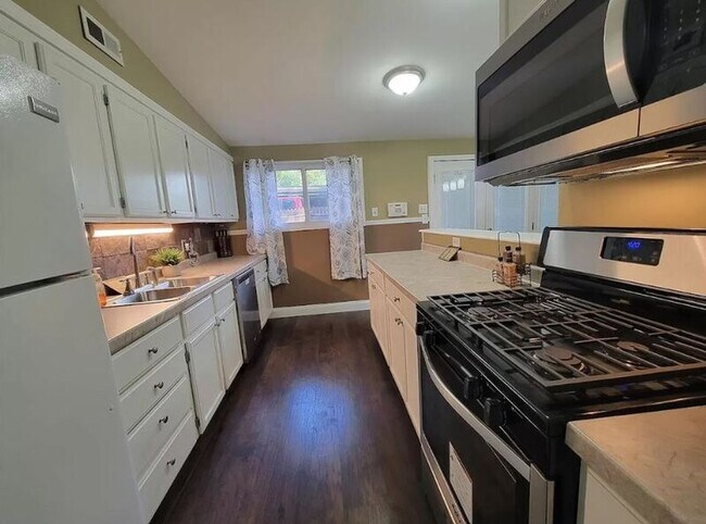 Foto del edificio - 755 Robinwood Dr