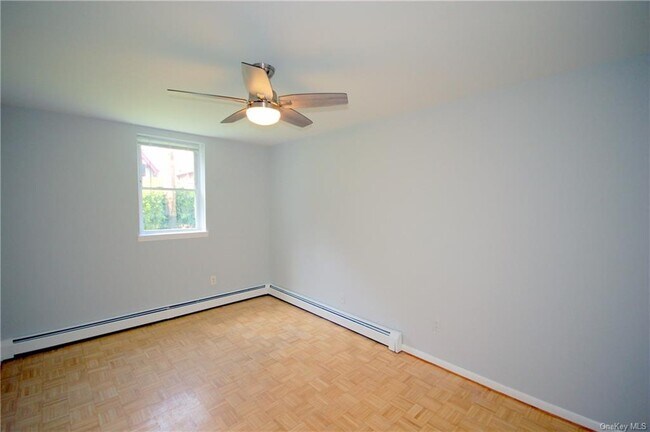 Foto del edificio - 138 W Boston Post Rd