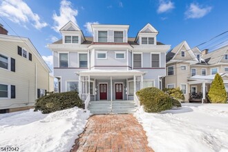 Building Photo - 30 Sussex Ave