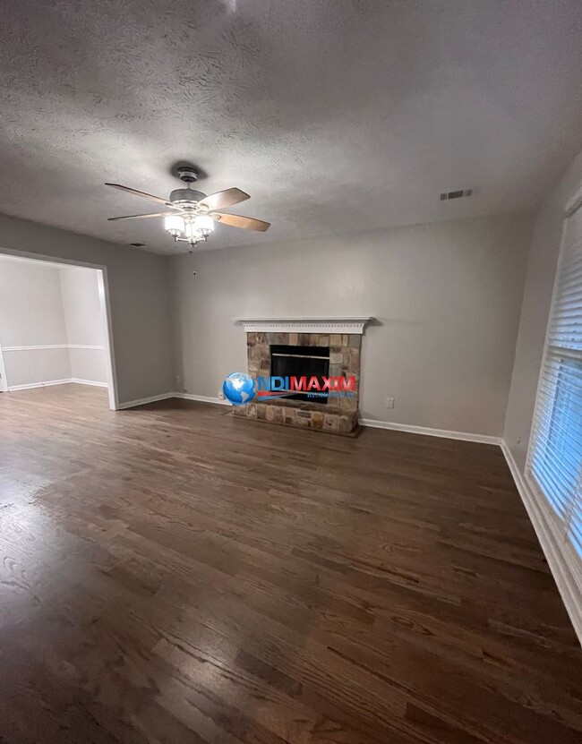 Foto del edificio - Renovated home in central Lawrenceville