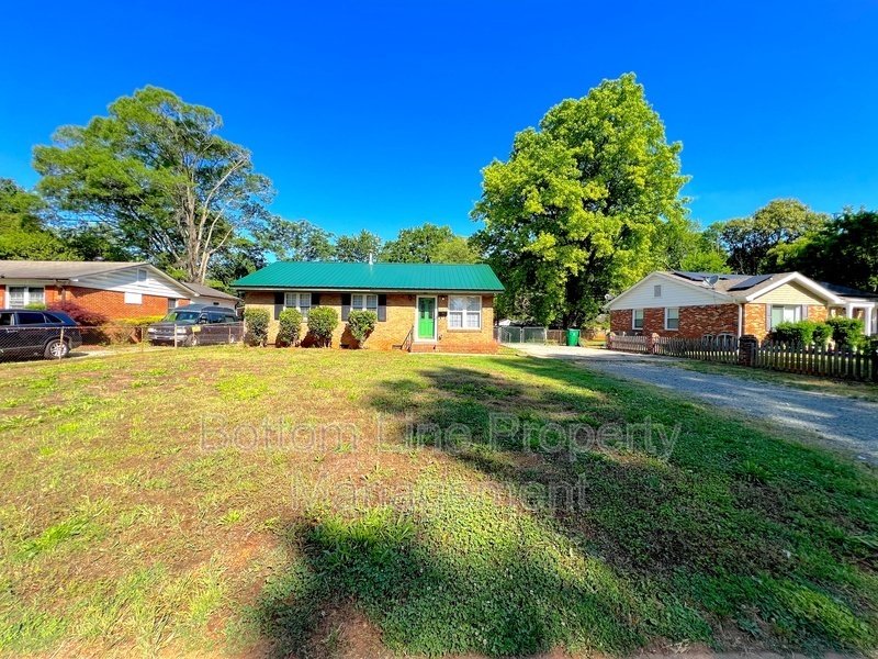 Primary Photo - 801 Ridgedale Ct