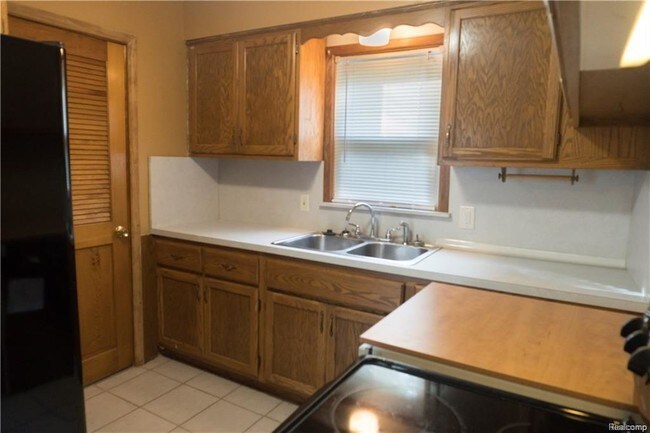 Foto del edificio - 45241 Brownell St