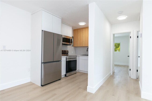Foto del edificio - 1266 SW 6th St