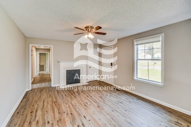 Foto del edificio - 28 Springbrook Cir