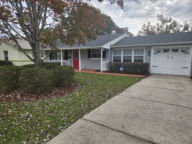 Building Photo - 2/1 with garage in College Park