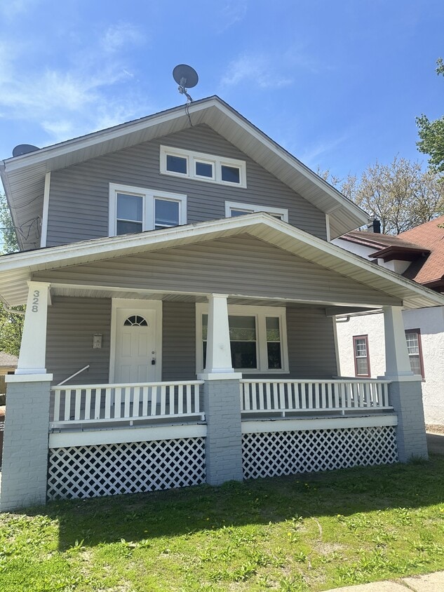 Primary Photo - 328 Churchill St