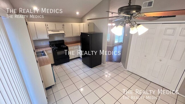 Foto del edificio - 153 Becky Thatcher Ct