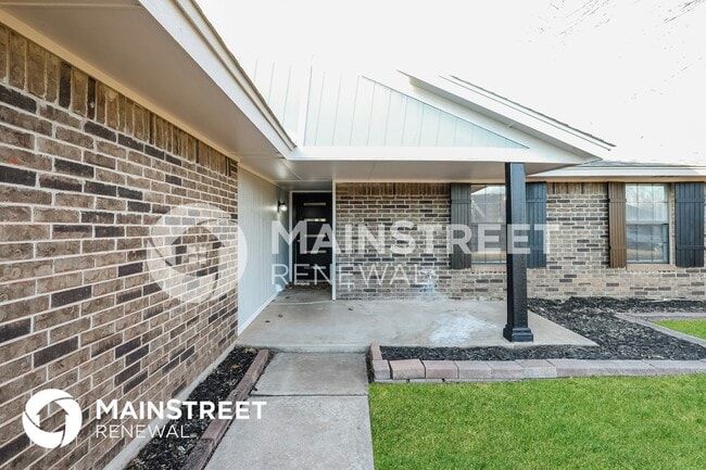 Building Photo - 2705 Fairfield Dr
