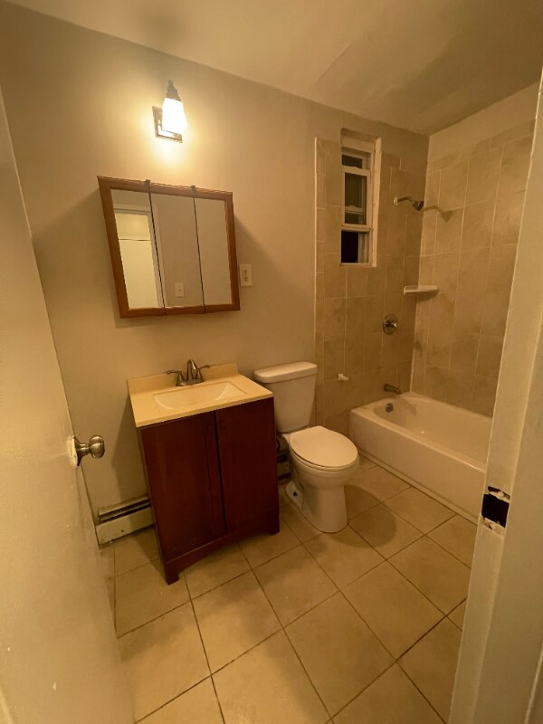 Foto del edificio - 315 W 8th St