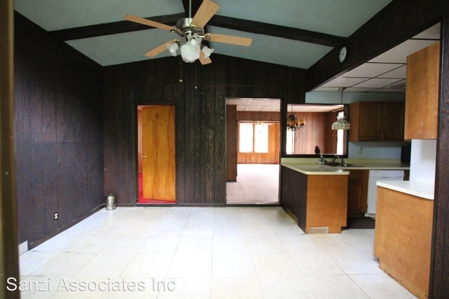 Building Photo - 4 br, 2 bath House - 160 Highland Avenue