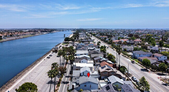 Foto del edificio - AVAILABLE NOW!!  WATERFRONT HOME ON MARINE...
