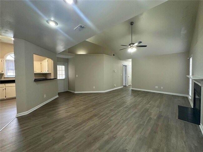 Building Photo - 132 Wakefield Trce