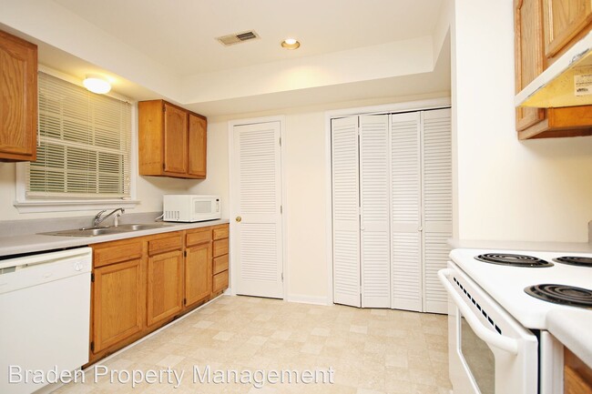 Building Photo - 4 br, 2.5 bath House - 753 King Street
