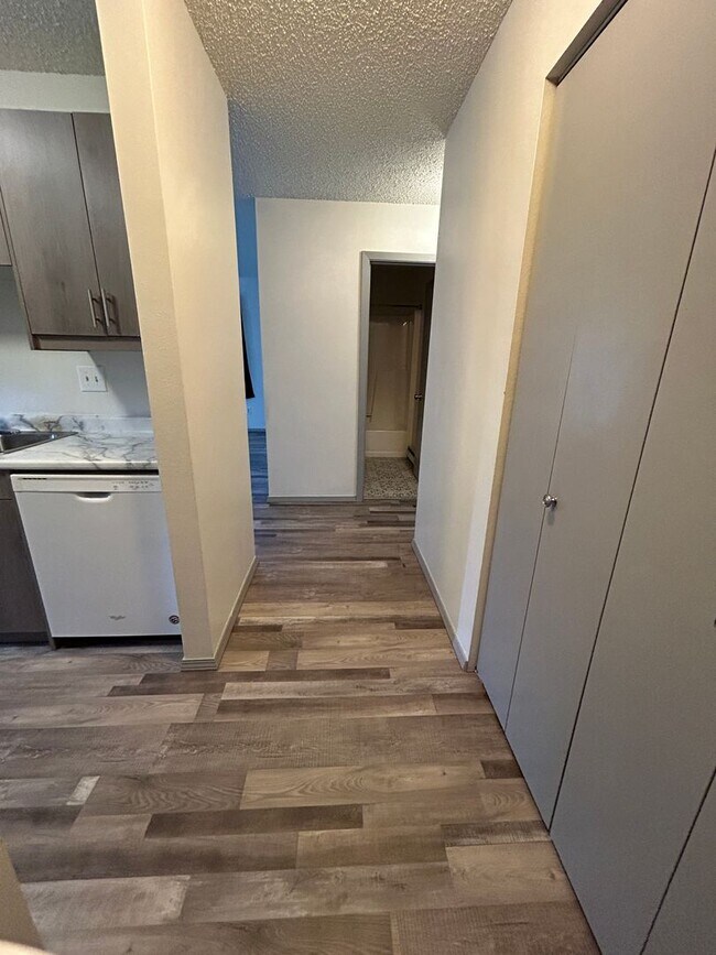 Foto del edificio - 507 Bruce Ave NW