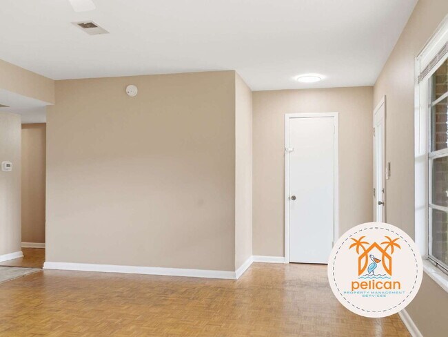 Building Photo - 4-Bedroom Home in a Prime Pensacola Location