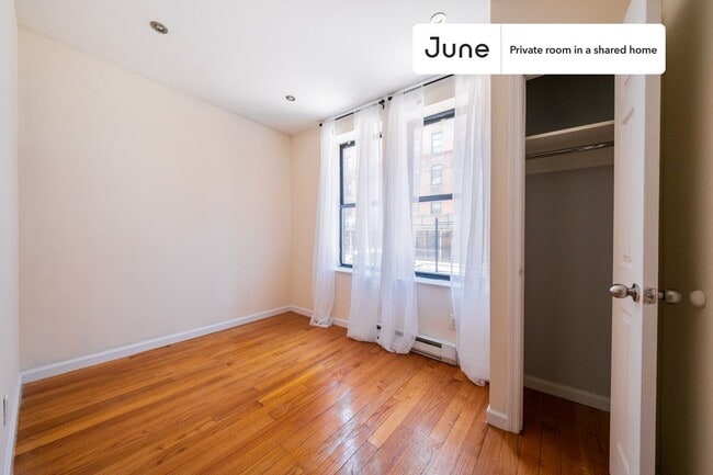 Foto del edificio - Room in Shared 4 bed/2 bath home