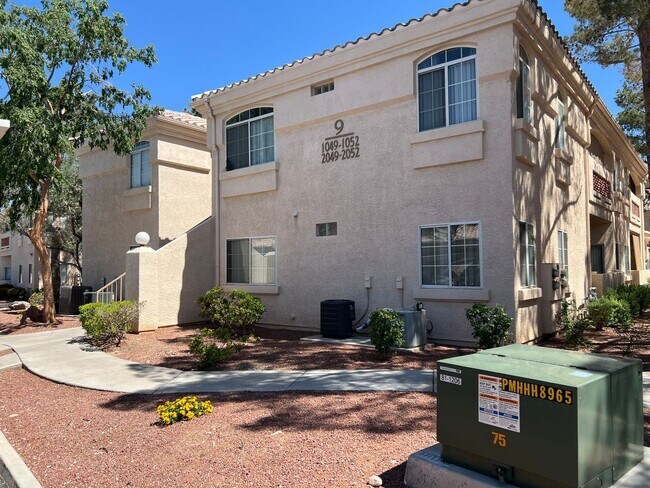 Building Photo - Newly Remodeled! THIS IS A MUST SEE!