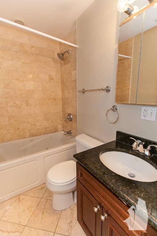 Foto del edificio - 1358 W Greenleaf Ave
