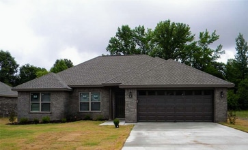 Building Photo - 1204 Laurel Ln