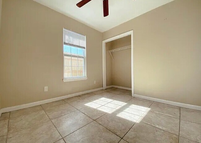 Foto del edificio - 1164 Mulberry Ave
