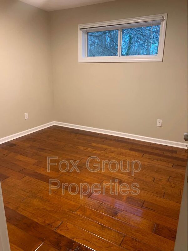 Building Photo - 403 E J St