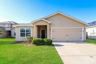 Building Photo - 3004 Oak Ln