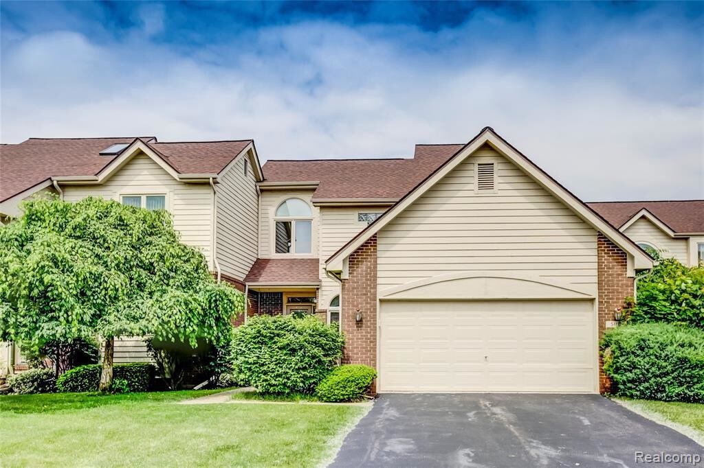 5118 Simpson Lake Rd, West Bloomfield Township, MI 48323 Condo for